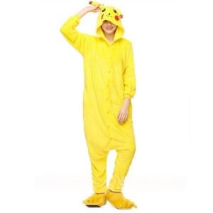 Vuxen pikachu pyjamakombination
